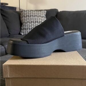 Steve Madden sandal